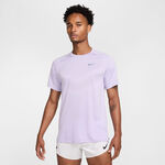 V&ecirc;tements Nike Nike Stride Tee Maillot de course Hommes-lilas